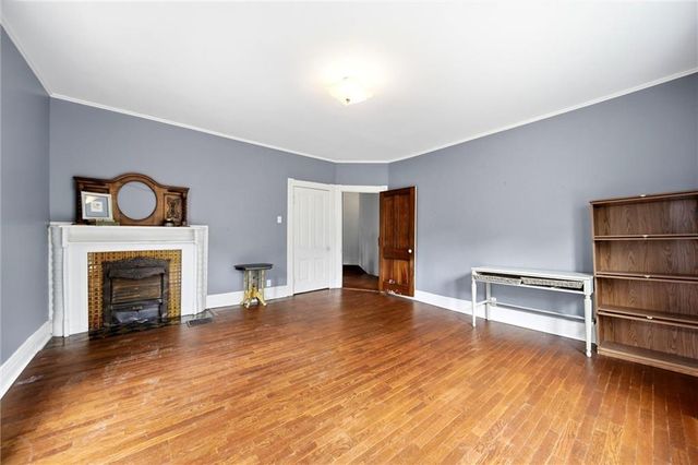 411 SW Woodlawn Avenue, Topeka, KS 66606