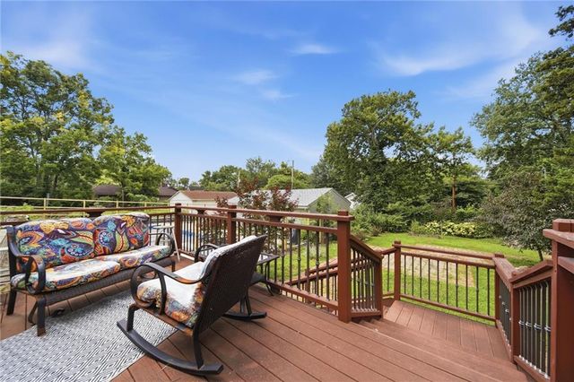 411 SW Woodlawn Avenue, Topeka, KS 66606