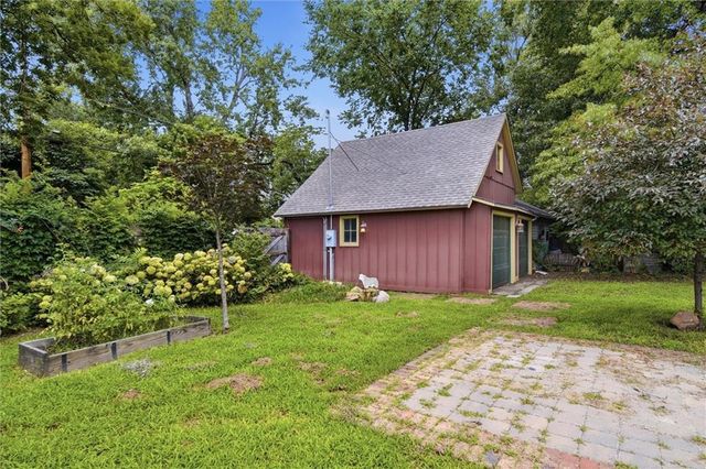 411 SW Woodlawn Avenue, Topeka, KS 66606