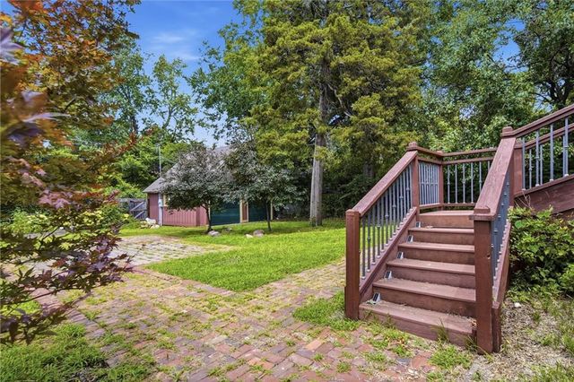 411 SW Woodlawn Avenue, Topeka, KS 66606