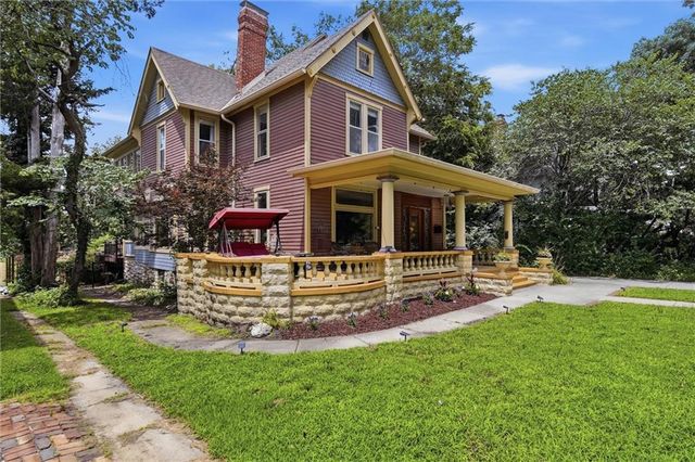 411 SW Woodlawn Avenue, Topeka, KS 66606