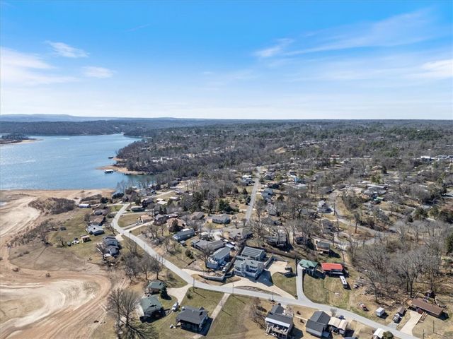 8096 Magnolia Lane, Rogers, AR 72756