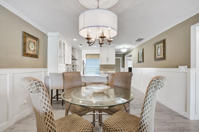 2820 SW 13th Street 101, Delray Beach, FL 33445