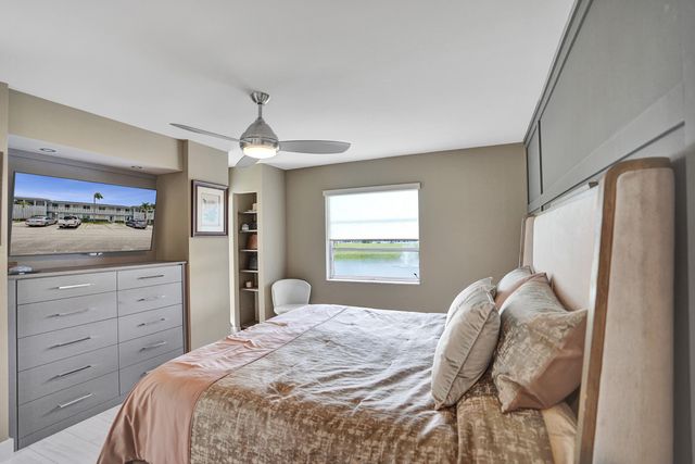 2820 SW 13th Street 101, Delray Beach, FL 33445