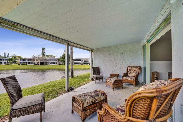 2820 SW 13th Street 101, Delray Beach, FL 33445