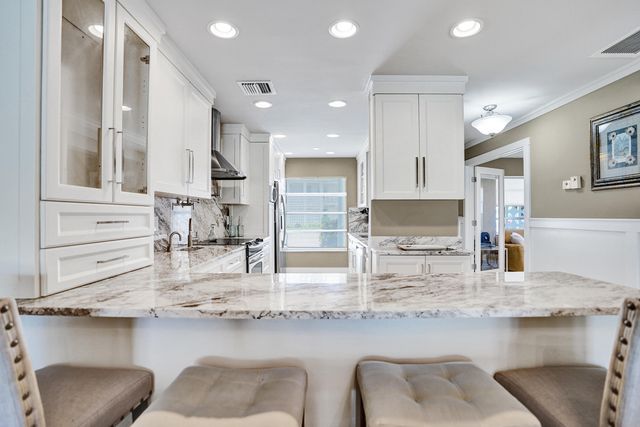 2820 SW 13th Street 101, Delray Beach, FL 33445