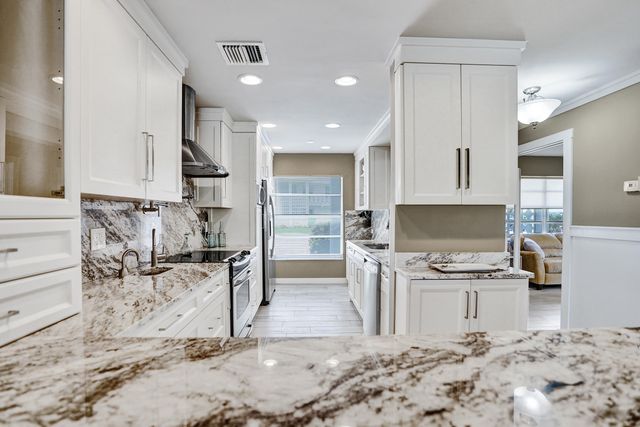 2820 SW 13th Street 101, Delray Beach, FL 33445
