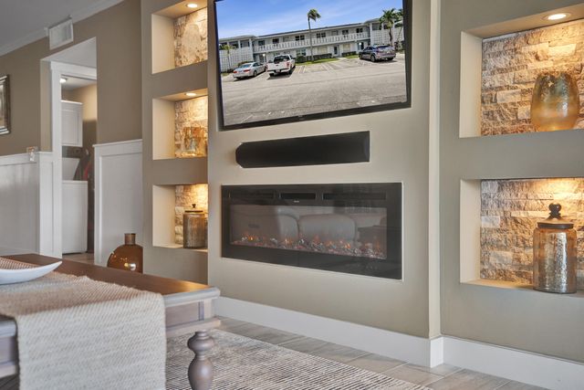 2820 SW 13th Street 101, Delray Beach, FL 33445