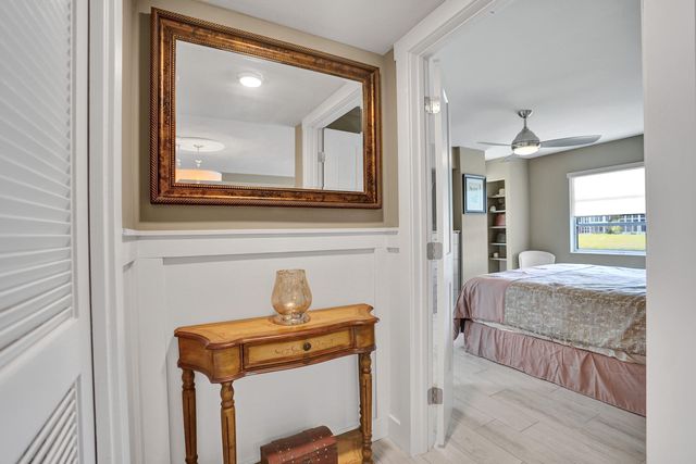 2820 SW 13th Street 101, Delray Beach, FL 33445