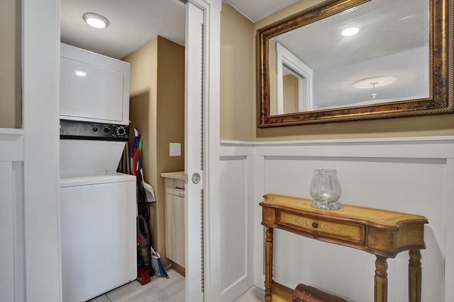 2820 SW 13th Street 101, Delray Beach, FL 33445