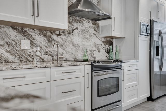 2820 SW 13th Street 101, Delray Beach, FL 33445