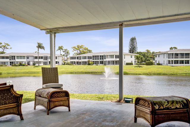 2820 SW 13th Street 101, Delray Beach, FL 33445