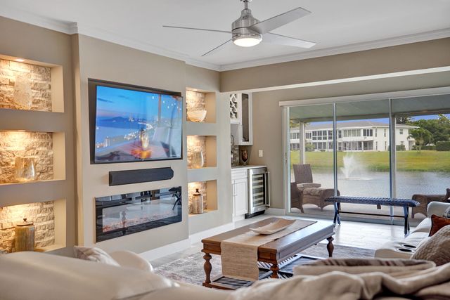 2820 SW 13th Street 101, Delray Beach, FL 33445