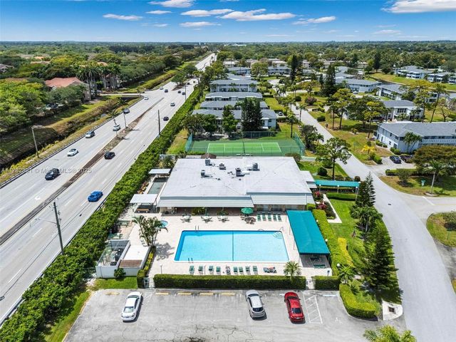 2820 SW 13th Street 101, Delray Beach, FL 33445