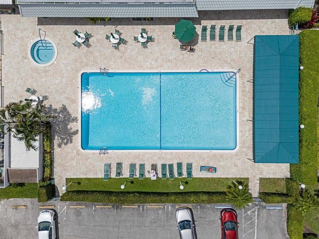 2820 SW 13th Street 101, Delray Beach, FL 33445