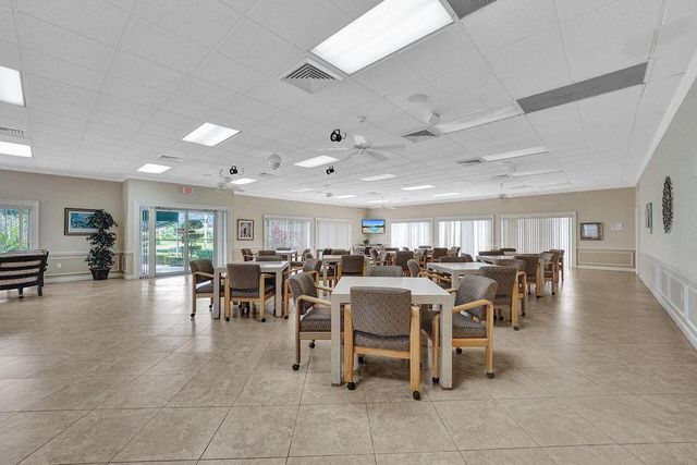 2820 SW 13th Street 101, Delray Beach, FL 33445