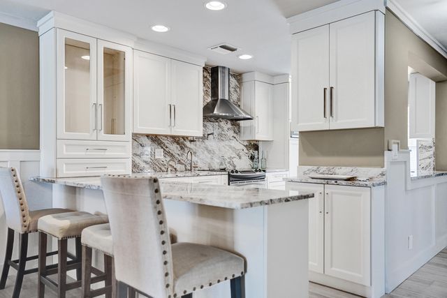2820 SW 13th Street 101, Delray Beach, FL 33445