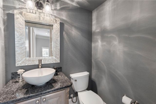 109 Mcgoey Circle, Shenandoah, TX 77384