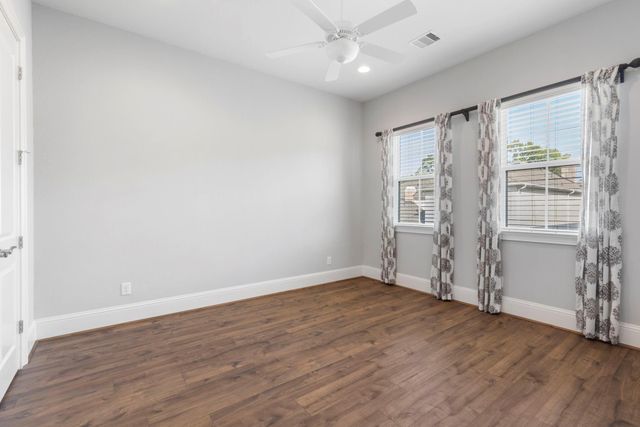 109 Mcgoey Circle, Shenandoah, TX 77384