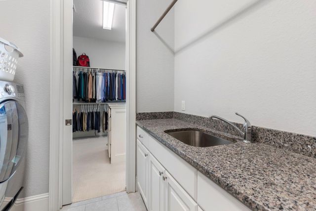 109 Mcgoey Circle, Shenandoah, TX 77384