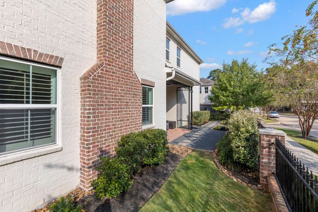 109 Mcgoey Circle, Shenandoah, TX 77384