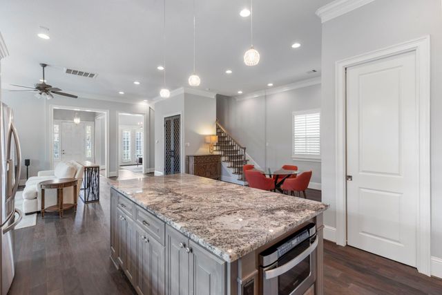 109 Mcgoey Circle, Shenandoah, TX 77384