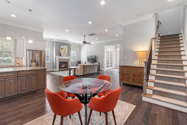 109 Mcgoey Circle, Shenandoah, TX 77384