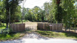 919 Little Doe Drive, Crosby, TX 77532