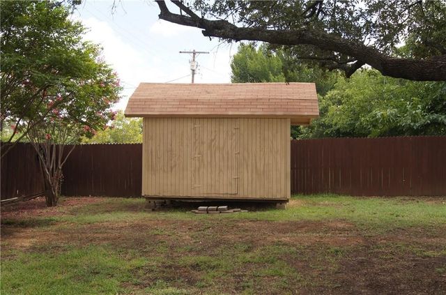 2201 Highcrest Drive, Bedford, TX 76022