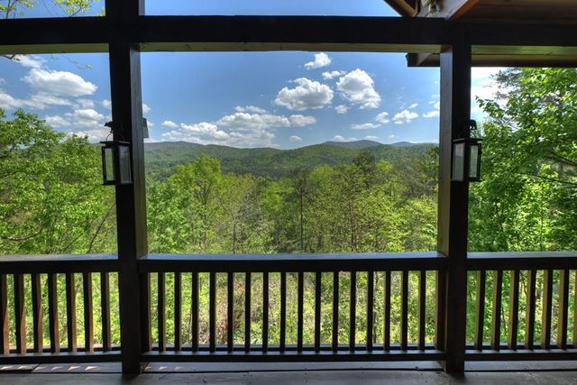 146 Rosiey Lane, Blue Ridge, GA 30513