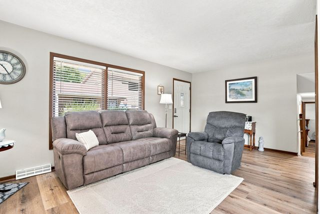 1143 48TH Avenue, East Moline, IL 61244