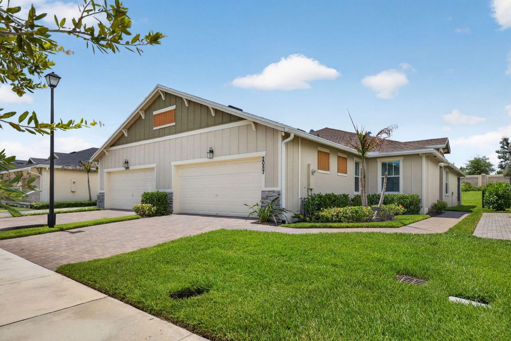 2057 SE Crosswood Way, Port St. Lucie, Port St Lucie, FL 34984