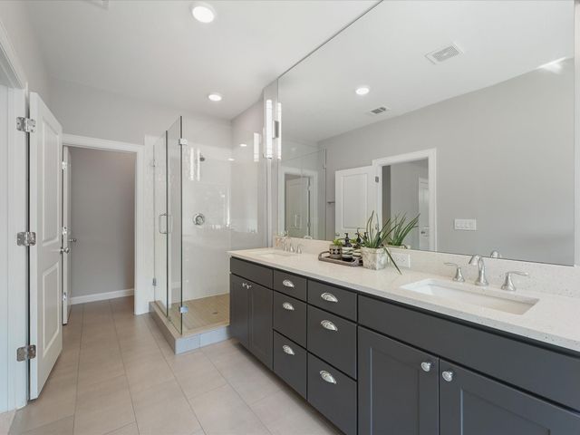 5204 Amber Sunrise Drive, Houston, TX 77018