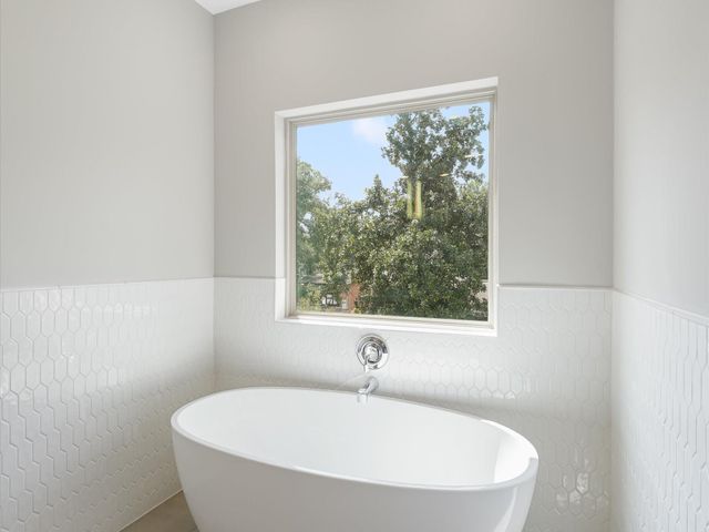 5204 Amber Sunrise Drive, Houston, TX 77018