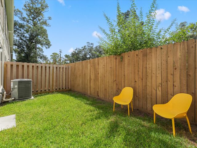 5204 Amber Sunrise Drive, Houston, TX 77018