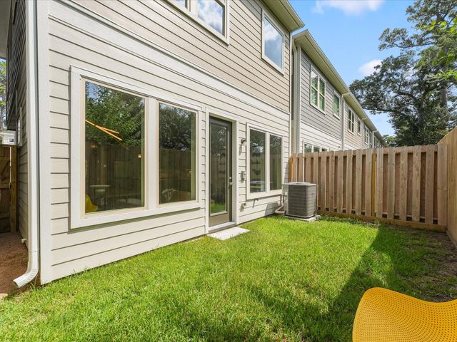 5204 Amber Sunrise Drive, Houston, TX 77018