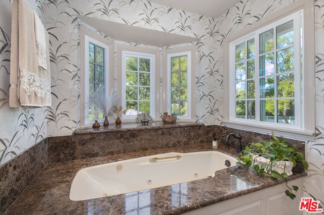 4221 Jubilo Drive, Tarzana, CA 91356