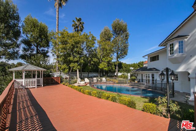 4221 Jubilo Drive, Tarzana, CA 91356