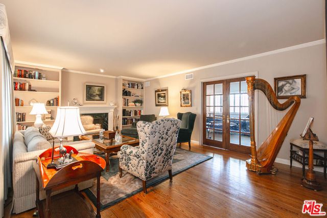 4221 Jubilo Drive, Tarzana, CA 91356