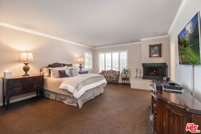 4221 Jubilo Drive, Tarzana, CA 91356