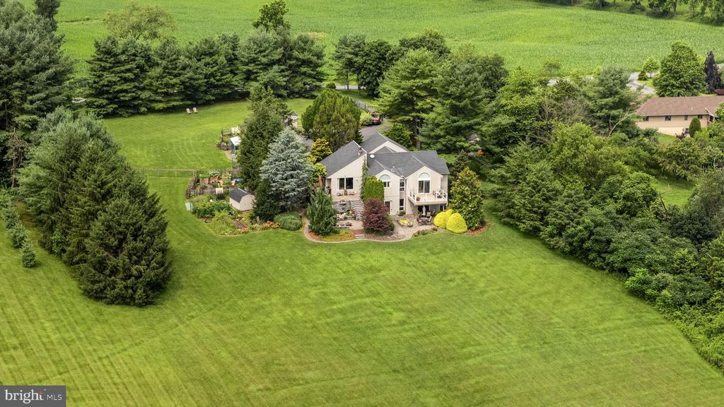 125 KLOPP RD, Robesonia, PA 19551