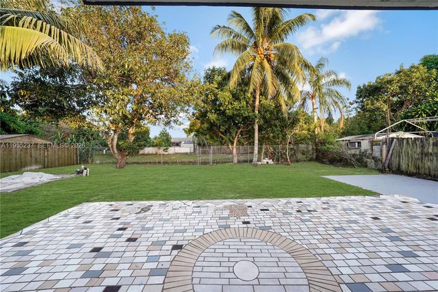 368 SW 64th Ter, Margate, FL 33068