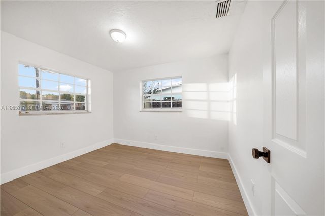 368 SW 64th Ter, Margate, FL 33068