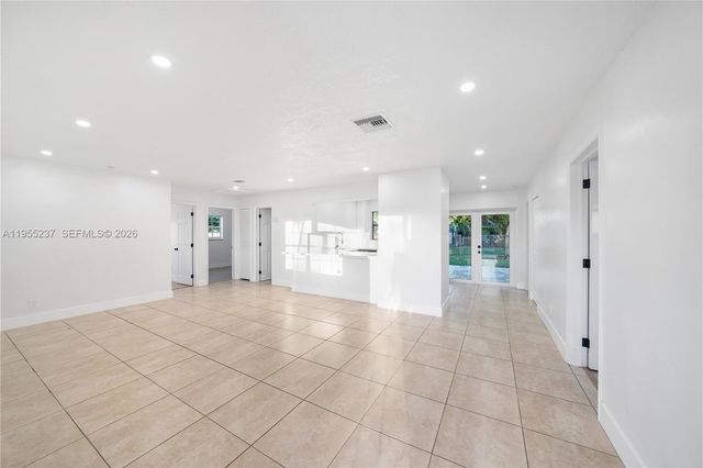 368 SW 64th Ter, Margate, FL 33068