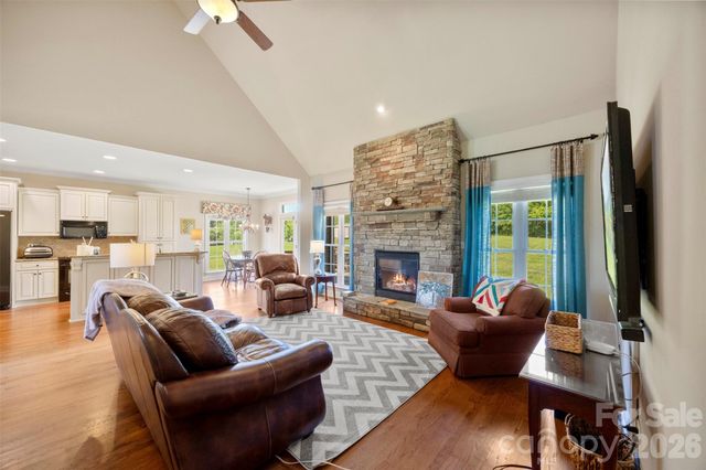 816 Springs Road, Dallas, NC 28034