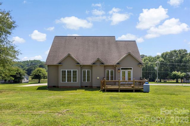 816 Springs Road, Dallas, NC 28034