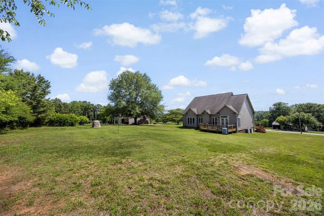 816 Springs Road, Dallas, NC 28034