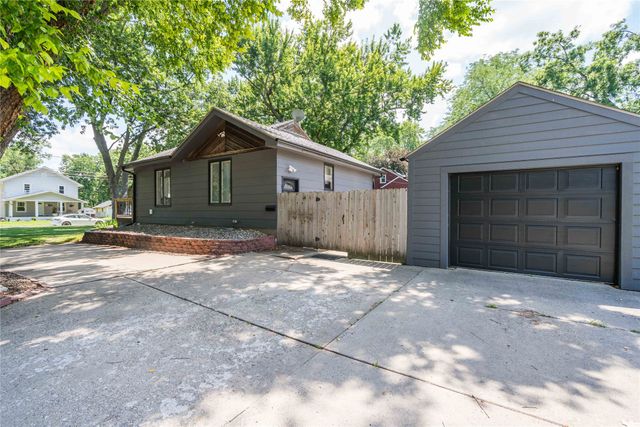 3306 50th Street, Des Moines, IA 50310