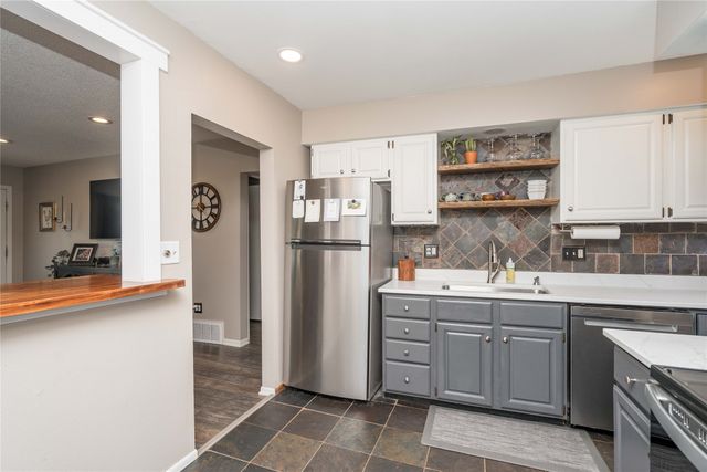3306 50th Street, Des Moines, IA 50310