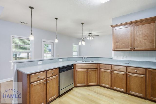 929 Oak Crest Drive, Hinesville, GA 31313